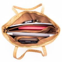 Cargar imagen en el visor de la galería, LAZARO | Bolso de corcho natural hecho a mano