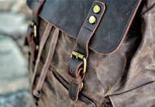 Cargar imagen en el visor de la galería, GREDOS | Mochila Resistente al agua | 5 colores
