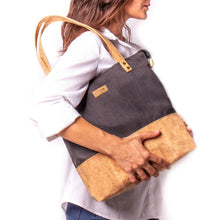 Cargar imagen en el visor de la galería, LAMYA | Bolso de corcho natural y tela hecho a mano
