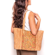 Cargar imagen en el visor de la galería, LAZARO | Bolso de corcho natural hecho a mano
