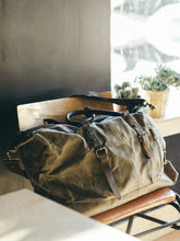 Charger l&#39;image dans la galerie, COLOMBUS | Valise de voyage en cuir et toile | 4 odeurs
