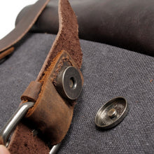 Cargar imagen en el visor de la galería, MESSENGER | Mochila para diario de cuero y lona | 5 colores

